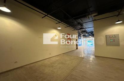 Shop - Studio - 2 Bathrooms for rent in Bank Center Street - South Teseen St. - The 5th Settlement - New Cairo City - Cairo