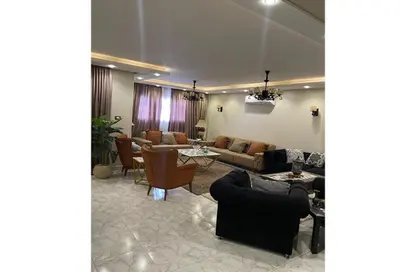 Apartment - 3 Bedrooms - 2 Bathrooms for sale in Al Farouk Omar St. - 9th Zone - Nasr City - Cairo