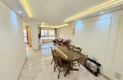 شقة - 2 غرف نوم - 2 حمامات للايجار في طريق الجيش - كامب شيزار - حي وسط - الاسكندرية