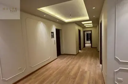 دوبلكس - 3 غرف نوم - 3 حمامات للايجار في اوبرا سيتي - الحي السادس - الشيخ زايد - الجيزة