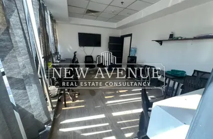 Office Space - 3 Bedrooms - 1 Bathroom for rent in Cairo Business Plaza - North Teseen St. - The 5th Settlement - New Cairo City - Cairo