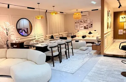 Apartment - 3 Bedrooms - 4 Bathrooms for sale in Rashdan St. - Dokki - Giza
