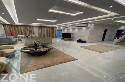 فيلا - 4 غرف نوم - 4 حمامات للايجار في پريڤادو - مدينتي - القاهرة