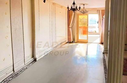 شقة - 3 غرف نوم - 2 حمامات للايجار في زيزينيا - حي شرق - الاسكندرية