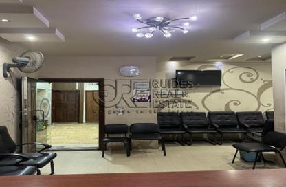 عيادة - استوديو - 3 حمامات للايجار في شارع البطل احمد عبد العزيز - المهندسين - الجيزة
