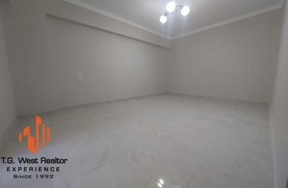 Apartment - 3 Bedrooms - 2 Bathrooms for sale in Al Gamaa Al Haditha St. - Al Hadaba Al Wosta - Mokattam - Cairo
