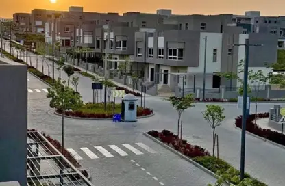 Townhouse - 4 Bedrooms - 4 Bathrooms for sale in Etapa - Sheikh Zayed Compounds - Sheikh Zayed City - Giza