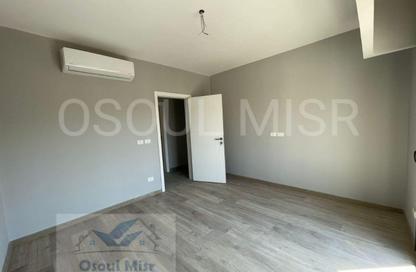 Apartment - 3 Bedrooms - 3 Bathrooms for sale in Village West - Sheikh Zayed Compounds - Sheikh Zayed City - Giza