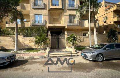 Apartment - 3 Bedrooms - 2 Bathrooms for sale in Area B - Ganoob El Acadimia - New Cairo City - Cairo