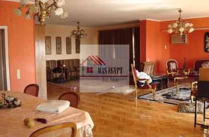 Apartment - 3 Bedrooms - 3 Bathrooms for sale in Nile St. - Dokki - Giza