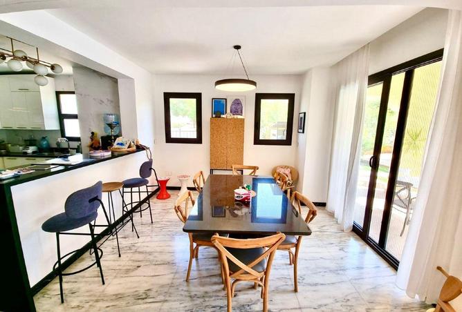 8687412 - Property Image 2