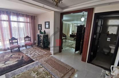 (بنتهاوس  (روف - 4 غرف نوم - 5 حمامات للايجار في ويست هيلز ريزيدنس - الطريق الدائري - مدينة 6 أكتوبر - الجيزة
