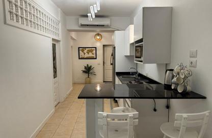Apartment - 2 Bedrooms - 1 Bathroom for rent in Ismail Mohamed St. - Zamalek - Cairo