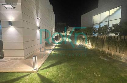 فيلا - 4 غرف نوم - 5 حمامات للبيع في كمبوند البروج - كمبوندات الشروق - مدينة الشروق - القاهرة