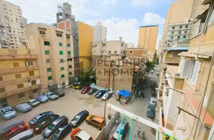 شقة - 3 غرف نوم - 1 حمام للبيع في شارع لافيزون - بولكلي - حي شرق - الاسكندرية