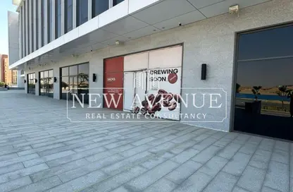 Retail - Studio for sale in The Waterway View - 90 Street - The 5th Settlement - New Cairo City - Cairo