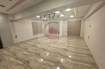 Apartment - 3 Bedrooms - 2 Bathrooms for rent in Midan Al Makhzangy - Al Narges 8 - Al Narges - New Cairo City - Cairo