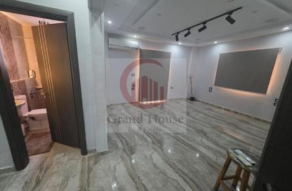 Apartment - 3 Bedrooms - 2 Bathrooms for rent in Midan Al Makhzangy - Al Narges 8 - Al Narges - New Cairo City - Cairo
