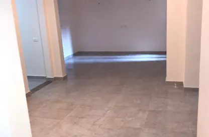 شقة - 3 غرف نوم - 2 حمامات للبيع في شارع رشدي - رشدي - حي شرق - الاسكندرية