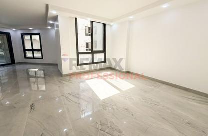 شقة - 3 - 3 للايجار في سكاي لاين - سموحة - حي شرق - الاسكندرية