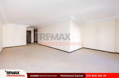 Apartment - 4 Bedrooms - 3 Bathrooms for sale in Al Geish Road - Laurent - Hay Sharq - Alexandria