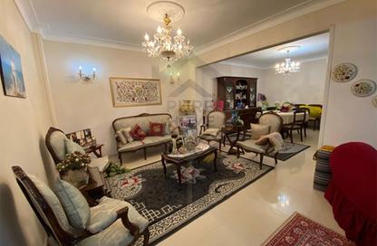 Apartment - 2 Bedrooms - 1 Bathroom for sale in Al Geish Road - Azarita - Hay Wasat - Alexandria