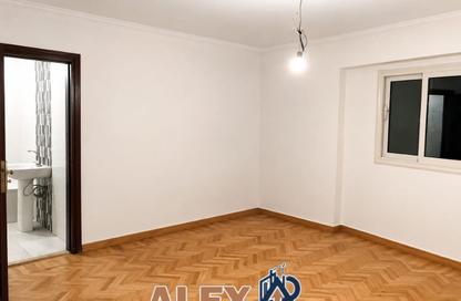 Apartment - 3 Bedrooms - 3 Bathrooms for rent in Smouha Square - Smouha - Hay Sharq - Alexandria Apartment - 3 Bedrooms - 3 Bathrooms for rent in Smouha Square - Smouha - Hay Sharq - Alexandria