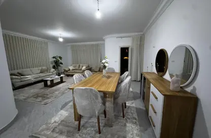 شقة - 2 غرف نوم - 2 حمامات للايجار في المنطقة أ - حى جنوب الاكايمية - مدينة القاهرة الجديدة - القاهرة