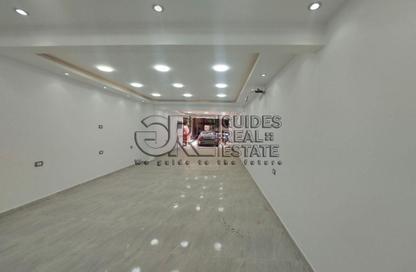 محل تجاري - استوديو - 1 حمام للايجار في شارع لبنان - المهندسين - الجيزة