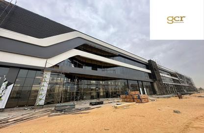 Shop - Studio - 2 Bathrooms for sale in 3 Sides Mall - El Shorouk Compounds - Shorouk City - Cairo