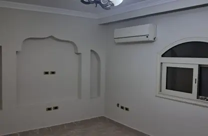 شقة - 3 غرف نوم - 2 حمامات للايجار في شارع 100 - الفيروز - الحي العاشر - الشيخ زايد - الجيزة