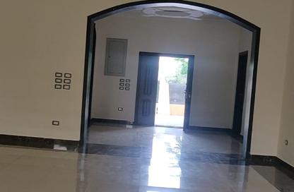 فيلا - 5 غرف نوم - 6 حمامات للايجار في جراند ريزيدنس - المستثمرين الجنوبية - مدينة القاهرة الجديدة - القاهرة