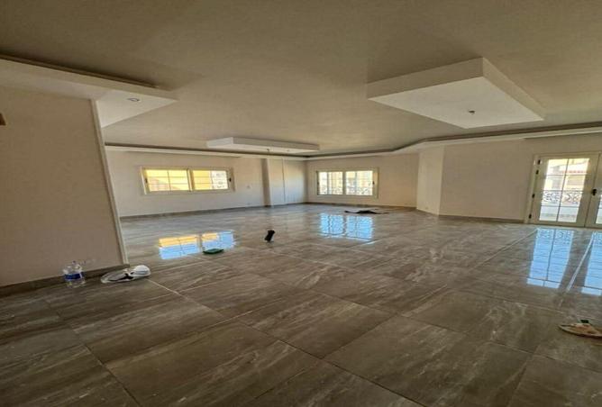 8592400 - Property Image 2