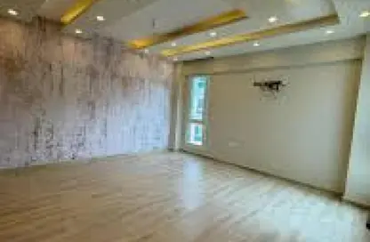 Whole Building - 3 Bedrooms - 1 Bathroom for sale in Al Mansoura - Al Daqahlya