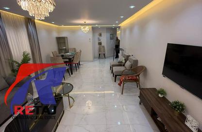 Apartment - 3 Bedrooms - 3 Bathrooms for rent in Moez Al Dawla St. - 6th Zone - Nasr City - Cairo