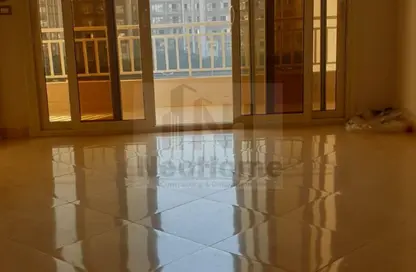 شقة - 3 غرف نوم - 2 حمامات للبيع في مدينة وصال - كمبوندات الشروق - مدينة الشروق - القاهرة