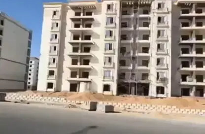 Apartment - 3 Bedrooms - 3 Bathrooms for sale in Suez Road - New Cairo City - Cairo