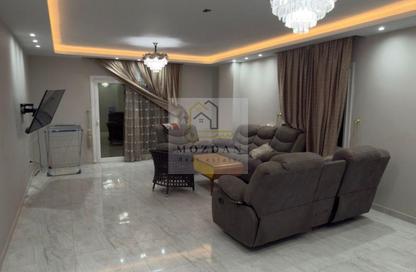 Apartment - 3 Bedrooms - 2 Bathrooms for sale in Eighth Sector - Zahraa El Maadi - Hay El Maadi - Cairo