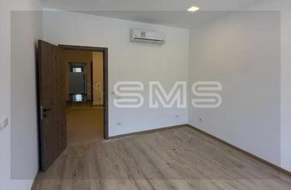 Office Space - Studio - 1 for rent in Lake Town Mall - 5th Settlement Compounds - The 5th Settlement - New Cairo City - Cairo