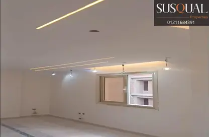 Apartment - 3 Bedrooms - 2 Bathrooms for sale in Al Mohandes Shawky Abdel Moneim St. - El Laselky - New Maadi - Hay El Maadi - Cairo