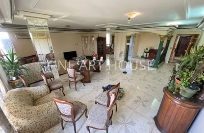 Apartment - 2 Bedrooms - 2 Bathrooms for sale in Street 233 - Degla - Hay El Maadi - Cairo