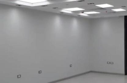 Office Space - Studio - 1 Bathroom for rent in Hyde Park Business District Mall - South Teseen St. - The 5th Settlement - New Cairo City - Cairo