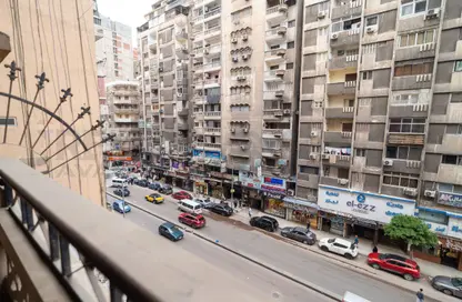 شقة - 3 غرف نوم - 2 حمامات للايجار في ميامي - حي اول المنتزة - الاسكندرية