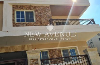 Apartment - 3 Bedrooms - 2 Bathrooms for sale in Bait Alwatan - The 5th Settlement - New Cairo City - Cairo