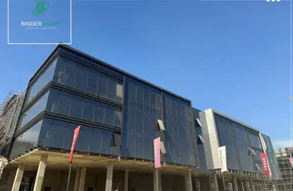 مساحات مكتبية - 8 غرف نوم - 4 حمامات للايجار في ايست ماين القاهرة الجديدة - كمبوندات التجمع الخامس - التجمع الخامس - مدينة القاهرة الجديدة - القاهرة