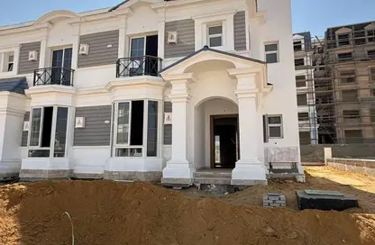 Townhouse - 3 Bedrooms - 4 Bathrooms for sale in Mountain View 1.1 - 5th Settlement Compounds - The 5th Settlement - New Cairo City - Cairo