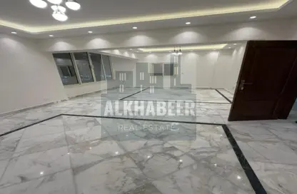 مساحات مكتبية - 3 غرف نوم - 2 حمامات للايجار في شارع محي الدين أبو العز - المهندسين - الجيزة