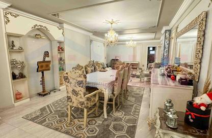 شقة - 3 غرف نوم - 3 حمامات للبيع في زيزينيا - حي شرق - الاسكندرية