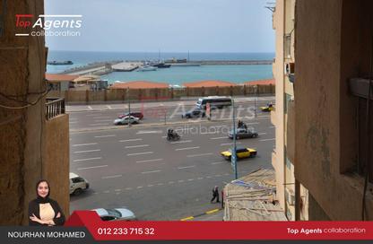 شقة - 3 غرف نوم - 2 حمامات للبيع في شارع الاقبال - لوران - حي شرق - الاسكندرية