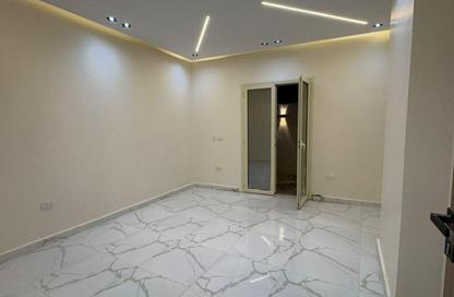 Apartment - 2 Bedrooms - 1 Bathroom for sale in Gate 4 old - Horus - Hadayek El Ahram - Giza